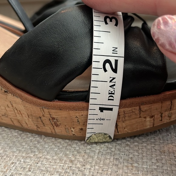 NWOT Bernardo leather wedge sandals, size 8.